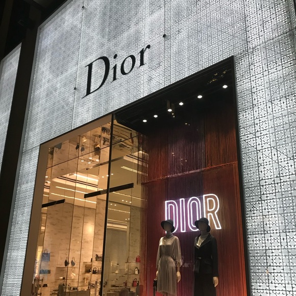 ✨Welcome to my Closet✨ - Picture 13 of 16